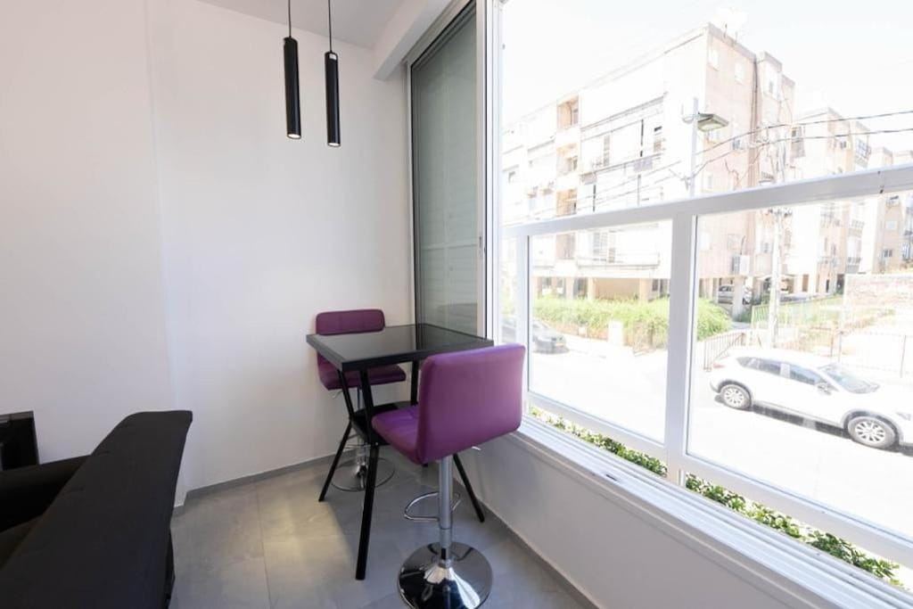 New! luxus- Best suit 2 minutes fromTel Aviv - One-Bedroom Apartment