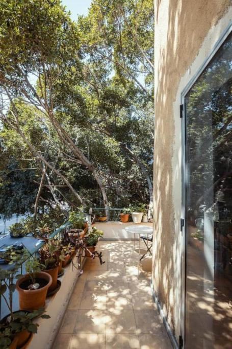 Frishman beach 2Br full of art and light - Two-Bedroom Apartment