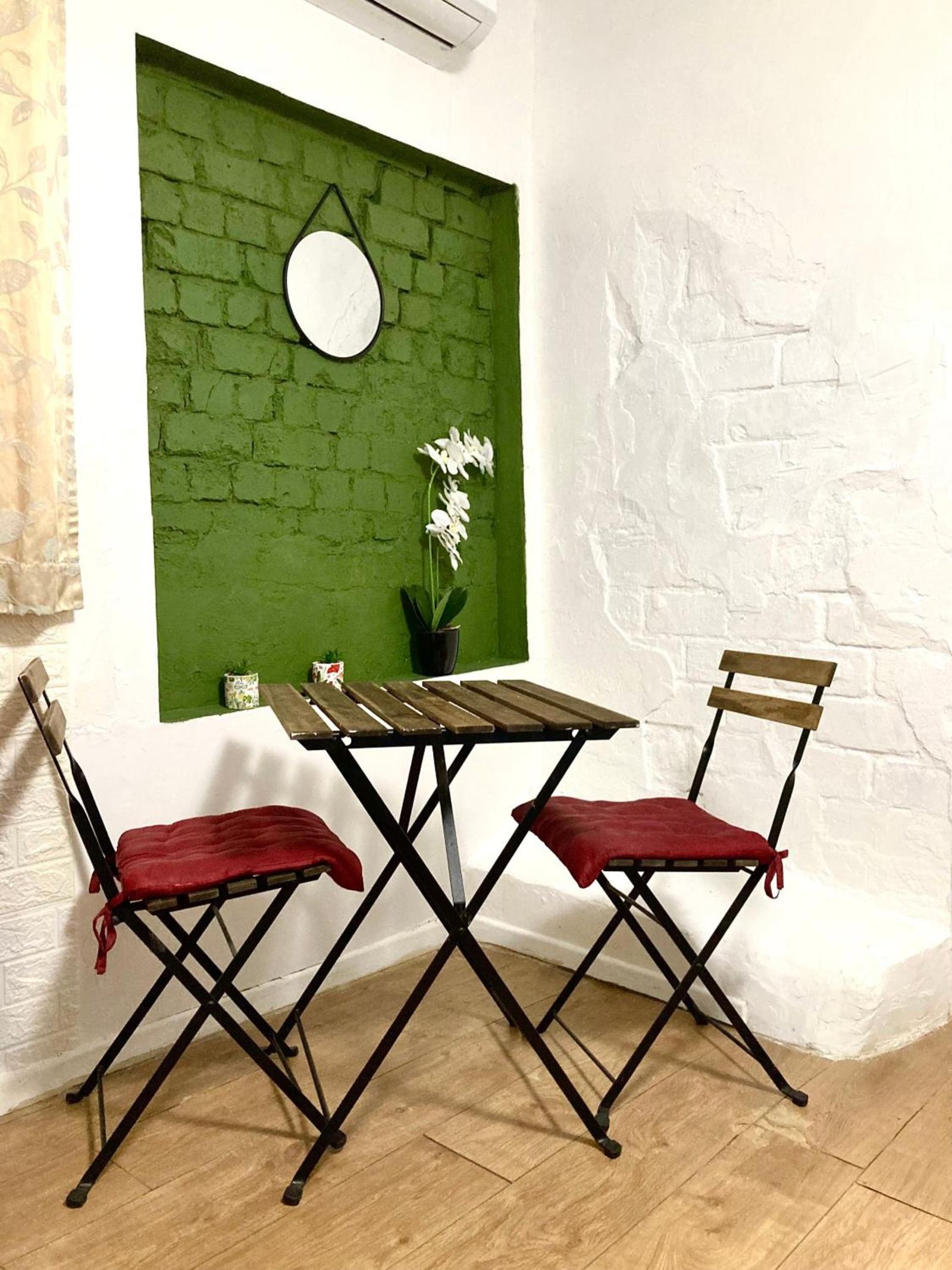 Dotan's Boutique Guesthouse - By The Beach! - Quadruple Room with Shared Bathroom