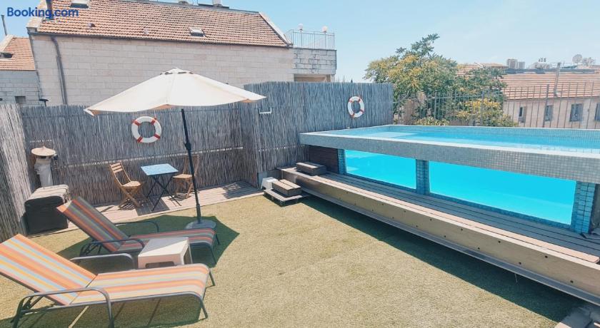 Private Swimming Pool ! דירת סטודיו קטנה עם בריכה פרטית בירושלים – תצלום מקום האירוח 3 מתוך 9