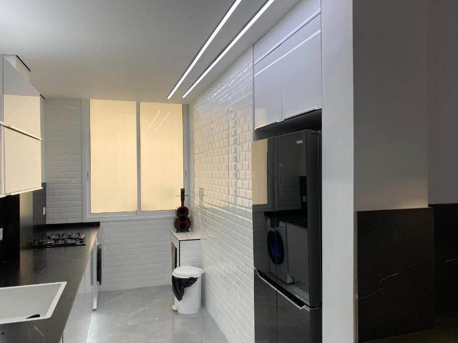 New! luxus- Best suit 2 minutes fromTel Aviv - One-Bedroom Apartment
