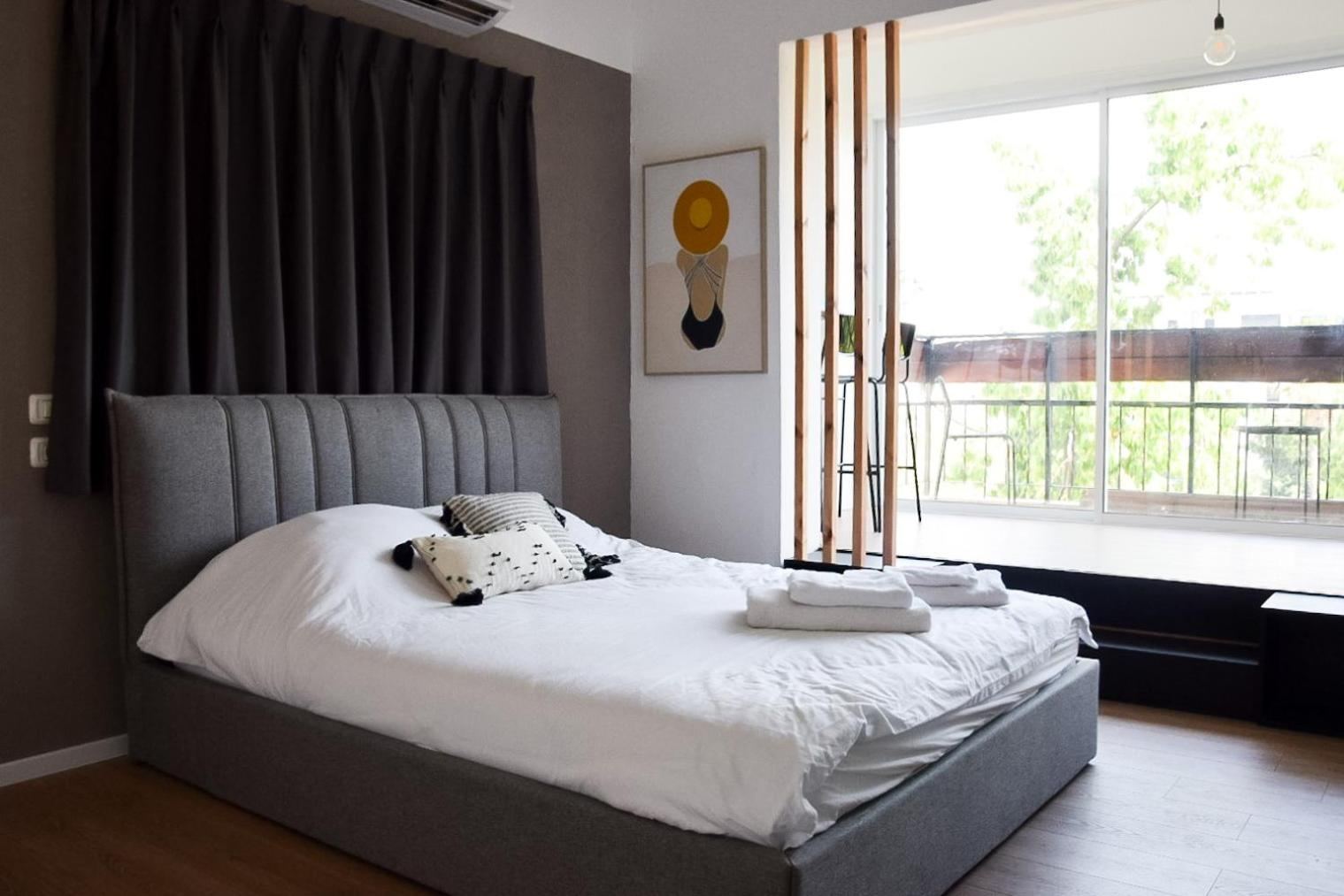 LEVO Urban Studios - Studio with Balcony