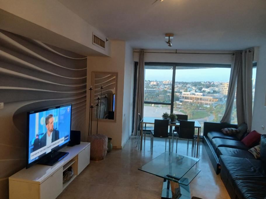 מלון בוטיק מגדלי המרינה - Apartment with Pool View