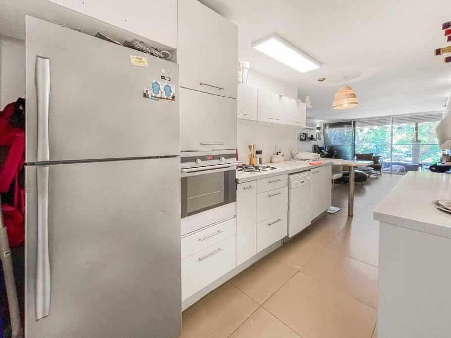 Garden Apartment 1 Min From The Beach - One-Bedroom Apartment