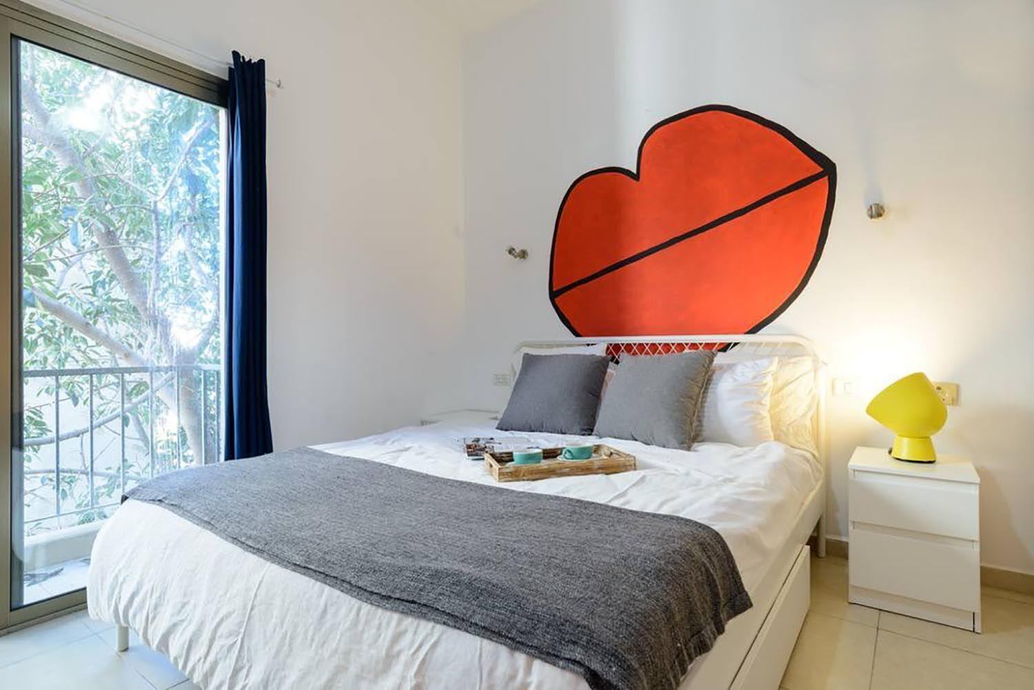 Design Apartments by the Beach in TLV - Apartment with Balcony בהרצליה – תצלום מקום האירוח 2 מתוך 9