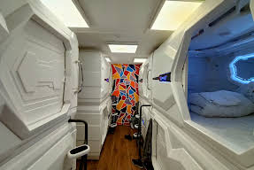 Capsule space-x